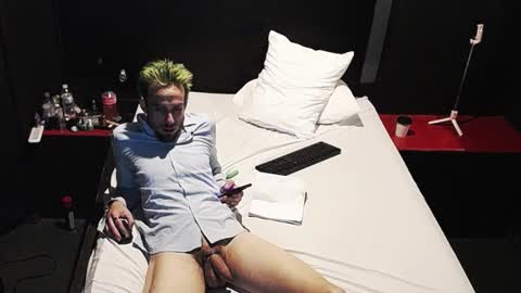 Possum online show from November 26, 7:20 am