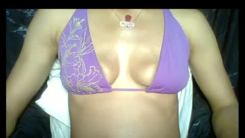 sexypussy000 online show from April 24, 12:35 am