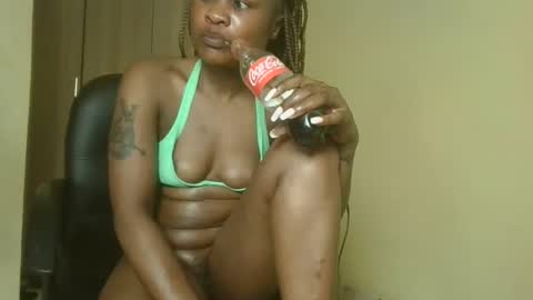 queenivy online show from November 5, 5:24 pm