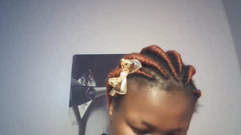 queenivy online show from December 20, 7:48 am