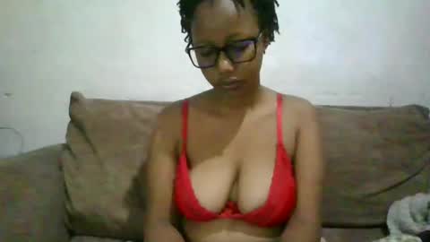 sexyred1738 online show from June 17, 6:16 am