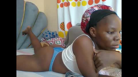 Snapshot of sexysally2 chatting on March 28, 11:21 am SARAH online show from March 28, 11:21 am