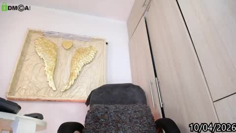 Snapshot of sexyshemale4uxxx chatting on April 10, 6:45 pm online show from April 10, 6:45 pm