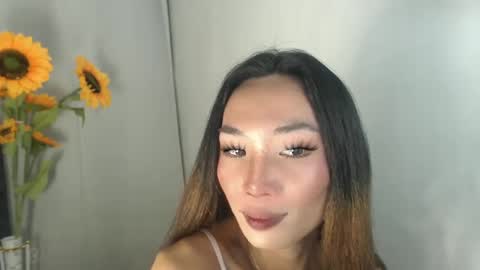 Snapshot of sexyshinixx chatting on February 25, 8:09 pm sexyshinixx online show from February 25, 8:09 pm