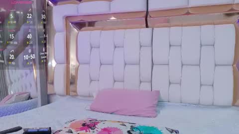 Snapshot of sexysister_ chatting on December 19, 12:12 pm Kendall online show from December 19, 12:12 pm