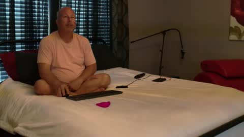 Princess Jackie and Daddy Steve online show from March 22, 6:33 pm