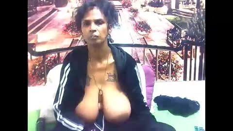 Snapshot of sexyva4u2luv chatting on February 15, 9:16 am sexyva4u2luv online show from February 15, 9:16 am