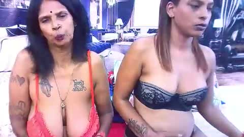 sexyva4u2luv online show from February 10, 7:40 pm