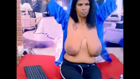 sexyva4u2luv online show from April 14, 6:58 pm