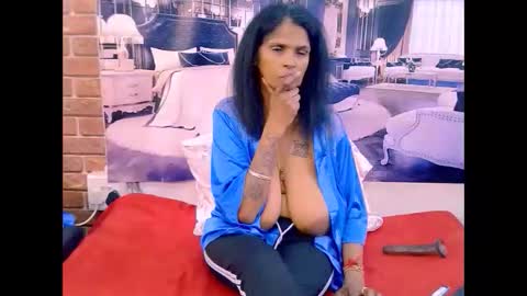 Snapshot of sexyva4u2luv chatting on April 25, 12:46 am sexyva4u2luv online show from April 25, 12:46 am