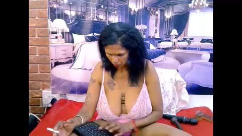 Snapshot of sexyva4u2luv chatting on April 27, 10:02 am sexyva4u2luv online show from April 27, 10:02 am