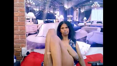 Snapshot of sexyva4u2luv chatting on May 2, 9:25 am sexyva4u2luv online show from May 2, 9:25 am