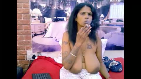 Snapshot of sexyva4u2luv chatting on May 17, 10:44 am sexyva4u2luv online show from May 17, 10:44 am