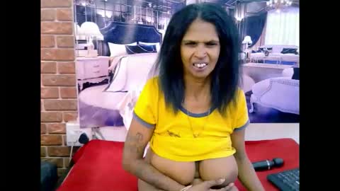 Snapshot of sexyva4u2luv chatting on May 18, 6:25 pm sexyva4u2luv online show from May 18, 6:25 pm