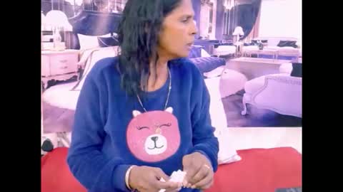 Snapshot of sexyva4u2luv chatting on May 19, 5:36 am sexyva4u2luv online show from May 19, 5:36 am
