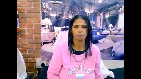 Snapshot of sexyva4u2luv chatting on May 25, 5:46 am sexyva4u2luv online show from May 25, 5:46 am