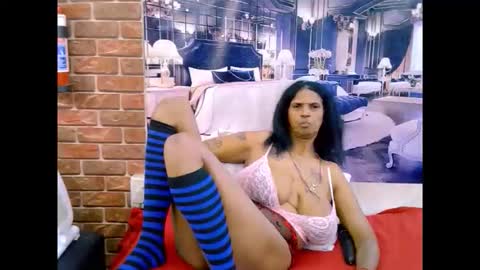 Snapshot of sexyva4u2luv chatting on May 26, 5:58 am sexyva4u2luv online show from May 26, 5:58 am