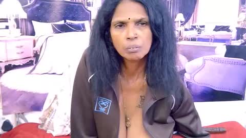 Snapshot of sexyva4u2luv chatting on June 20, 10:07 am sexyva4u2luv online show from June 20, 10:07 am