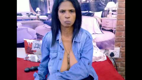 Snapshot of sexyva4u2luv chatting on June 25, 5:56 am sexyva4u2luv online show from June 25, 5:56 am