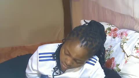 sexyvishy254 online show from December 4, 11:30 am