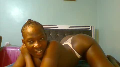 VIVIAN online show from February 19, 8:33 am