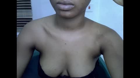 Snapshot of sexyxpeach chatting on February 19, 6:59 pm sexyxpeach online show from February 19, 6:59 pm