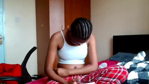 Snapshot of sexyy_janey chatting on July 9, 9:35 am Janey online show from July 9, 9:35 am