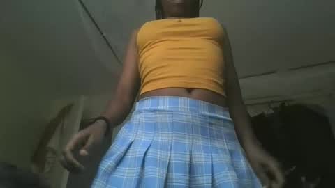 Snapshot of sexyy_tiny chatting on October 23, 10:36 am Mel online show from October 23, 10:36 am