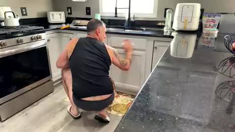 Snapshot of sfc_cmbtvet_0304 chatting on October 17, 5:26 pm Sfcrja online show from October 17, 5:26 pm