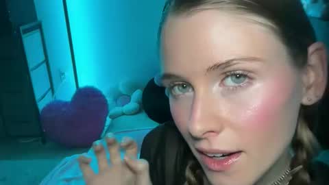 shadebabe online show from May 30, 8:22 am