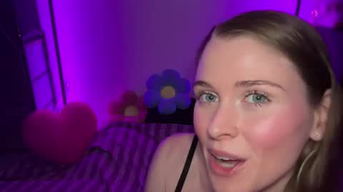shadebabe online show from June 15, 4:36 am