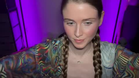 shadebabe online show from July 1, 6:15 am