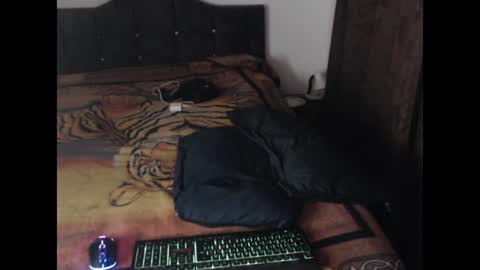 Snapshot of shadow_men_ chatting on July 5, 5:36 am james online show from July 5, 5:36 am
