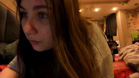 Snapshot of shadow_raffi chatting on October 4, 6:39 pm shadow_raffi online show from October 4, 6:39 pm