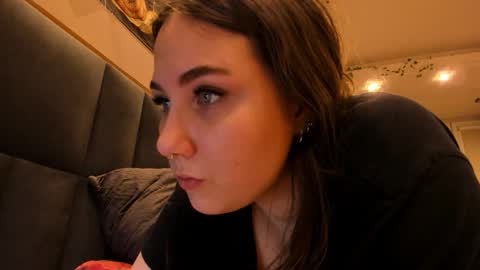 Snapshot of shadow_raffi chatting on October 24, 12:41 am shadow_raffi online show from October 24, 12:41 am