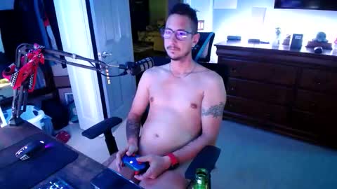 Snapshot of shaftyone4u chatting on December 19, 11:56 pm shaftyone4u online show from December 19, 11:56 pm