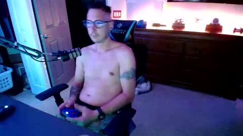 Snapshot of shaftyone4u chatting on January 18, 12:58 am shaftyone4u online show from January 18, 12:58 am