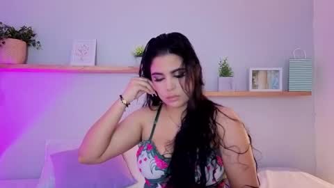 Snapshot of shainadavis chatting on February 8, 3:10 am Shaina online show from February 8, 3:10 am