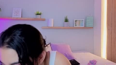 Snapshot of shainadavis chatting on February 9, 3:10 am Shaina online show from February 9, 3:10 am