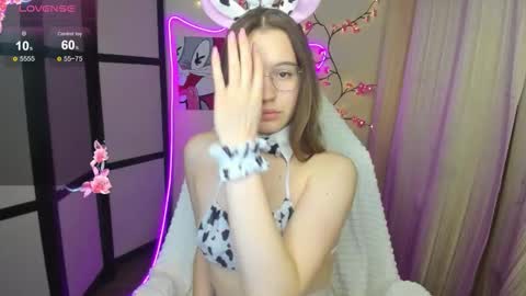 Vivian online show from November 22, 8:19 pm