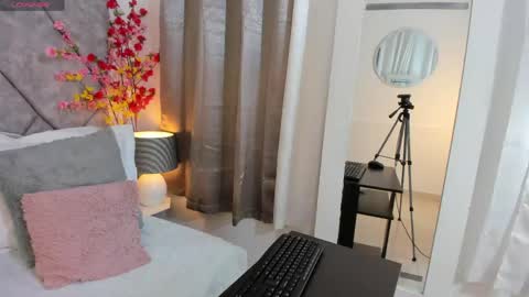 Snapshot of shaliny_ chatting on April 14, 7:31 pm Shanily online show from April 14, 7:31 pm