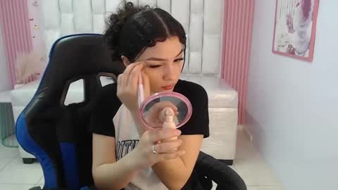 Shalon  online show from September 17, 1:02 pm