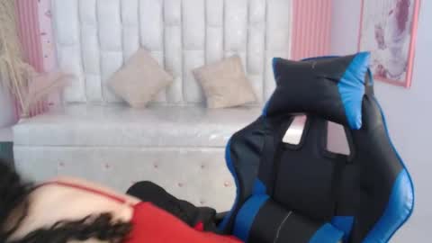 Shalon  online show from November 17, 1:06 pm