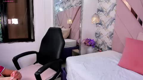 Shamara Thomson online show from June 16, 10:23 pm