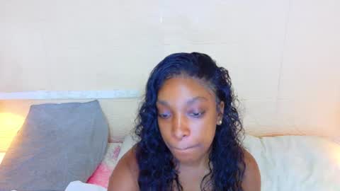 Snapshot of shamira_moore chatting on June 29, 8:31 pm Catalina online show from June 29, 8:31 pm