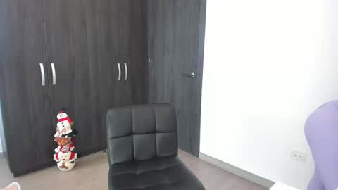 Snapshot of shanabellucy chatting on December 20, 6:13 pm onlyfans shanabellucy online show from December 20, 6:13 pm