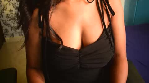 Snapshot of shanaya_indian chatting on September 26, 4:05 am shanaya indian online show from September 26, 4:05 am
