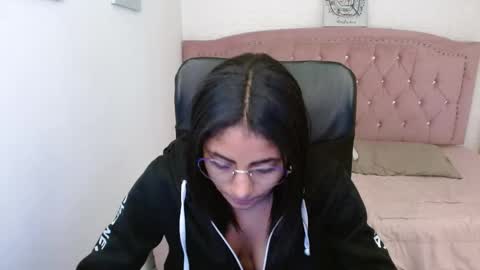 shanelle online show from February 28, 9:47 am