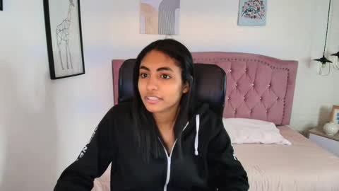 shanelle online show from November 22, 3:16 am