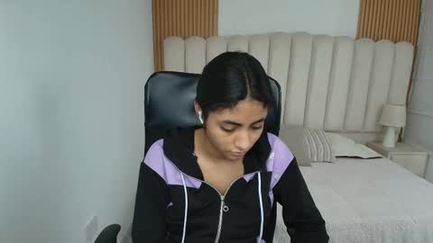 shanelle online show from March 19, 3:10 am